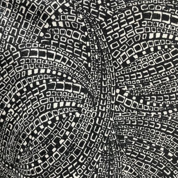 Chico’s Weekend By Chico’s Black and White Knit Pullover Size Large - Picture 10 of 10